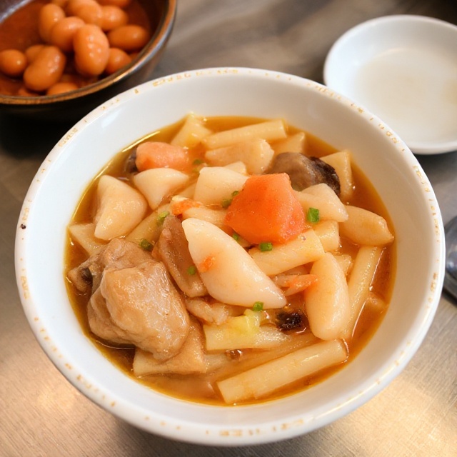 Ττεόκμποκι (Tteokbokki – Καυτερά Ρυζοπιτάκια) 